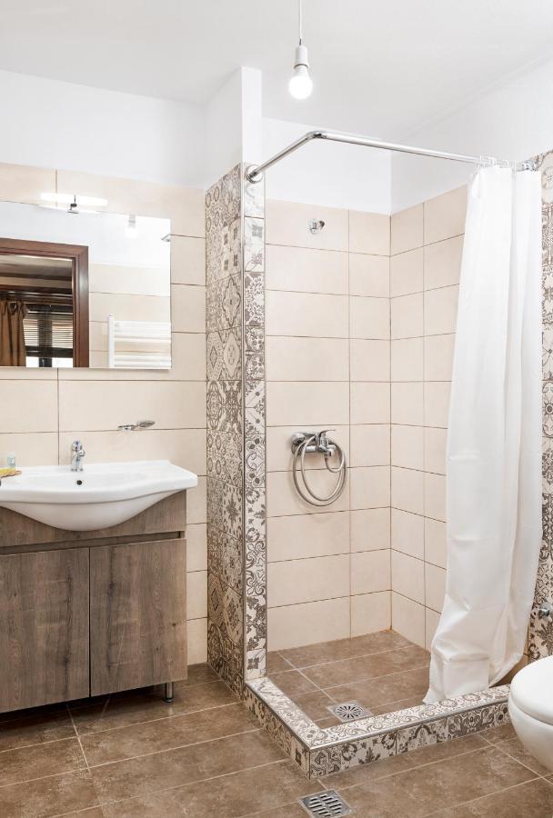 Limnaio Hotel Chrysohorafa Ngoại thất bức ảnh