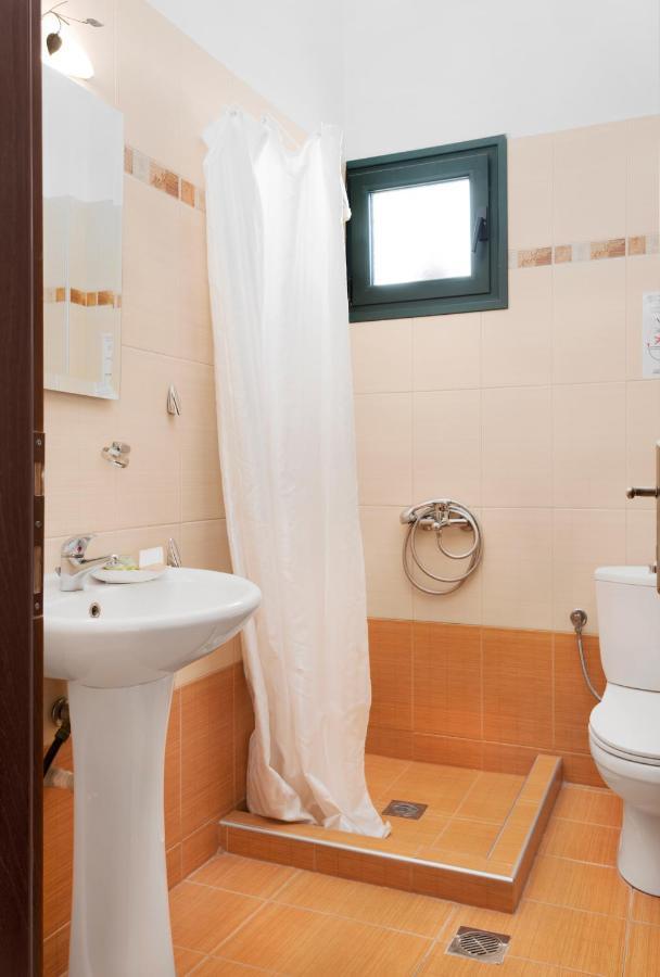 Limnaio Hotel Chrysohorafa Ngoại thất bức ảnh